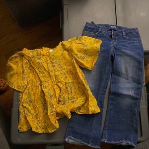 Old Navy’s Girls Flower Shirt / Bell bottom Jean Set Size 5t